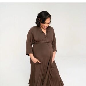 Lila Labor & Postpartum Gown in Mocha
